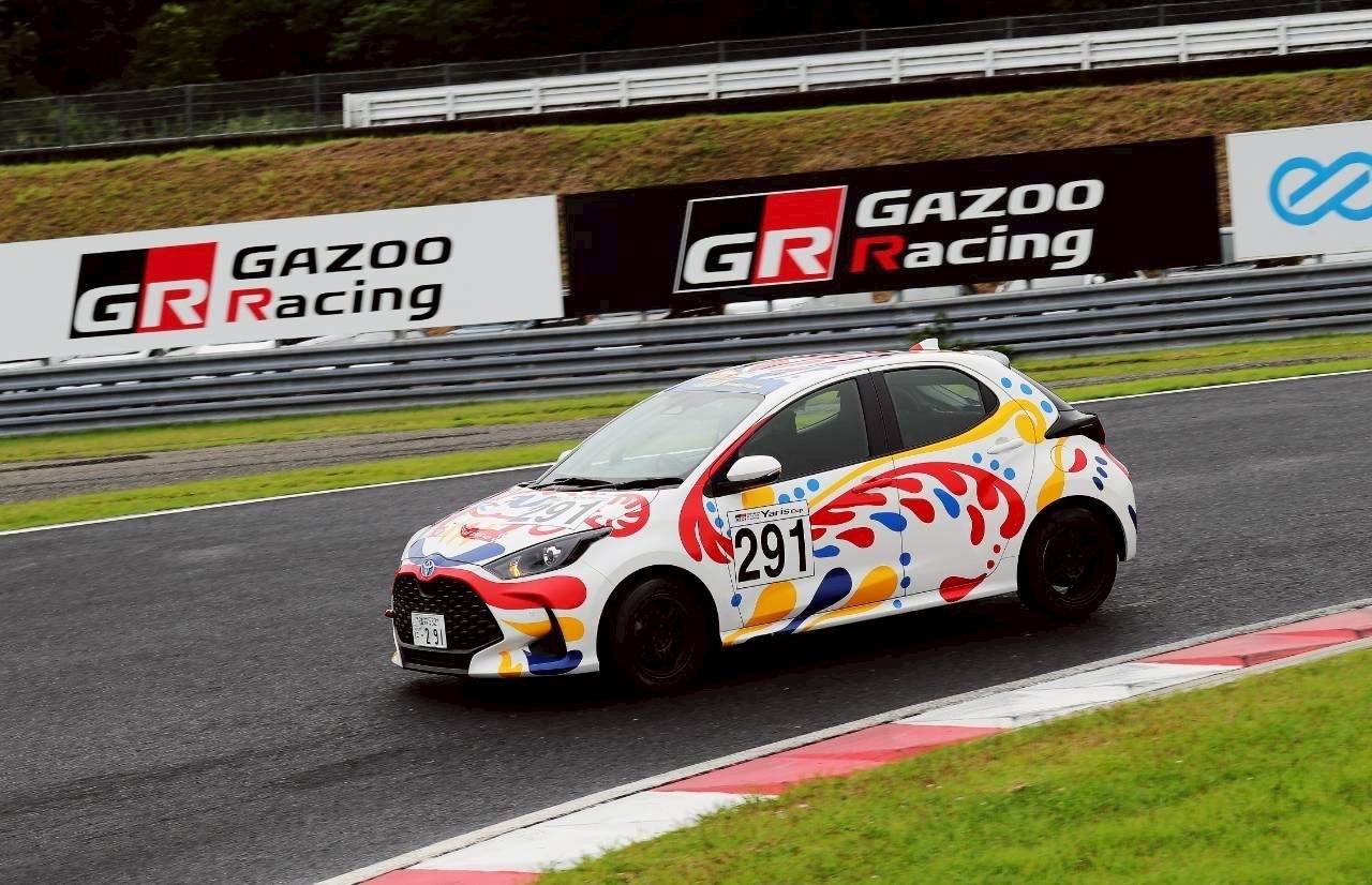 ヤリスカップ　Yaris Cup　レース　岡山国際サーキット　ネッツトヨタ福井　社員　モータースポーツ活動　福利厚生