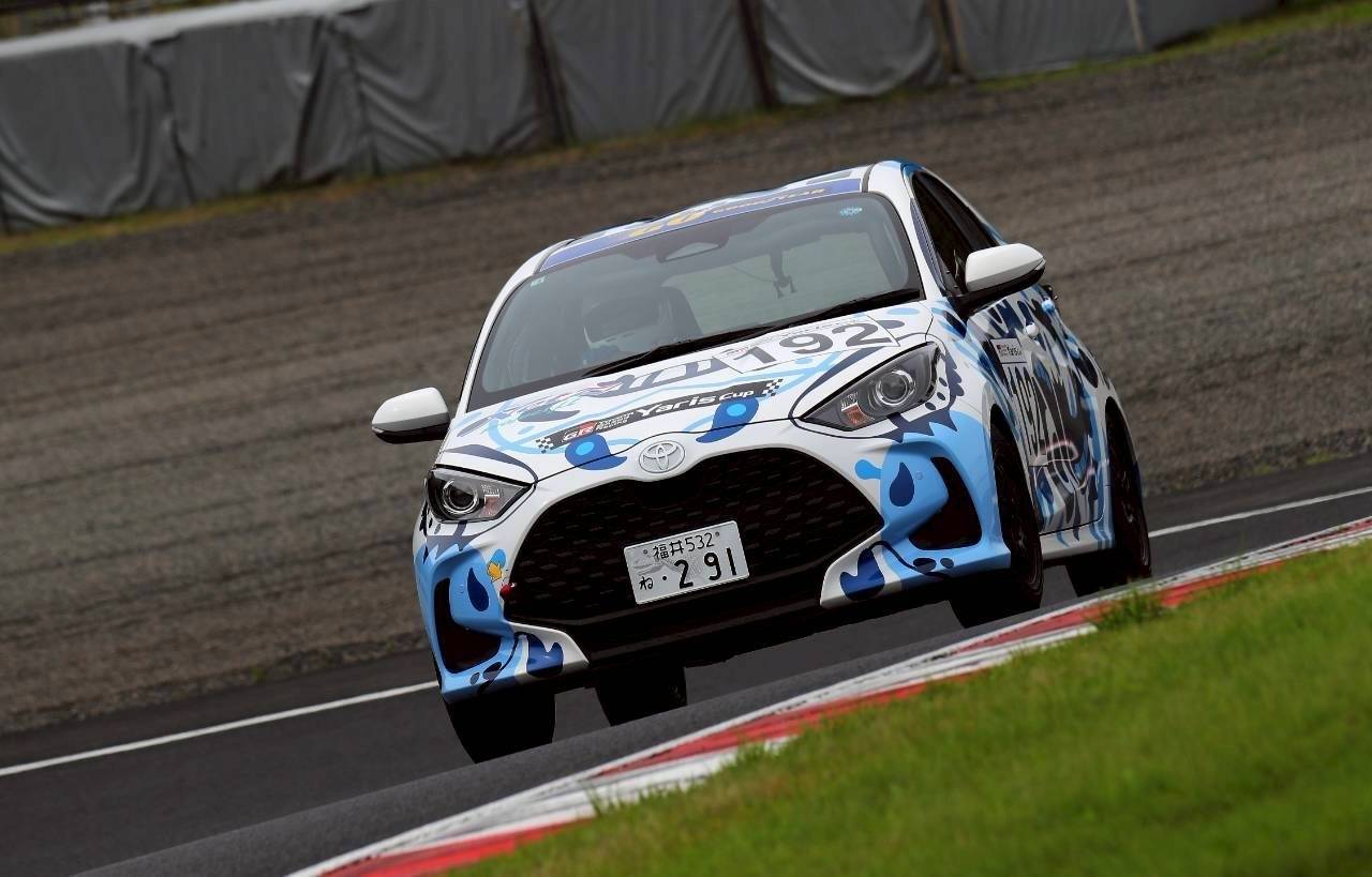 ヤリスカップ　Yaris Cup　レース　岡山国際サーキット　ネッツトヨタ福井　社員　モータースポーツ活動　福利厚生