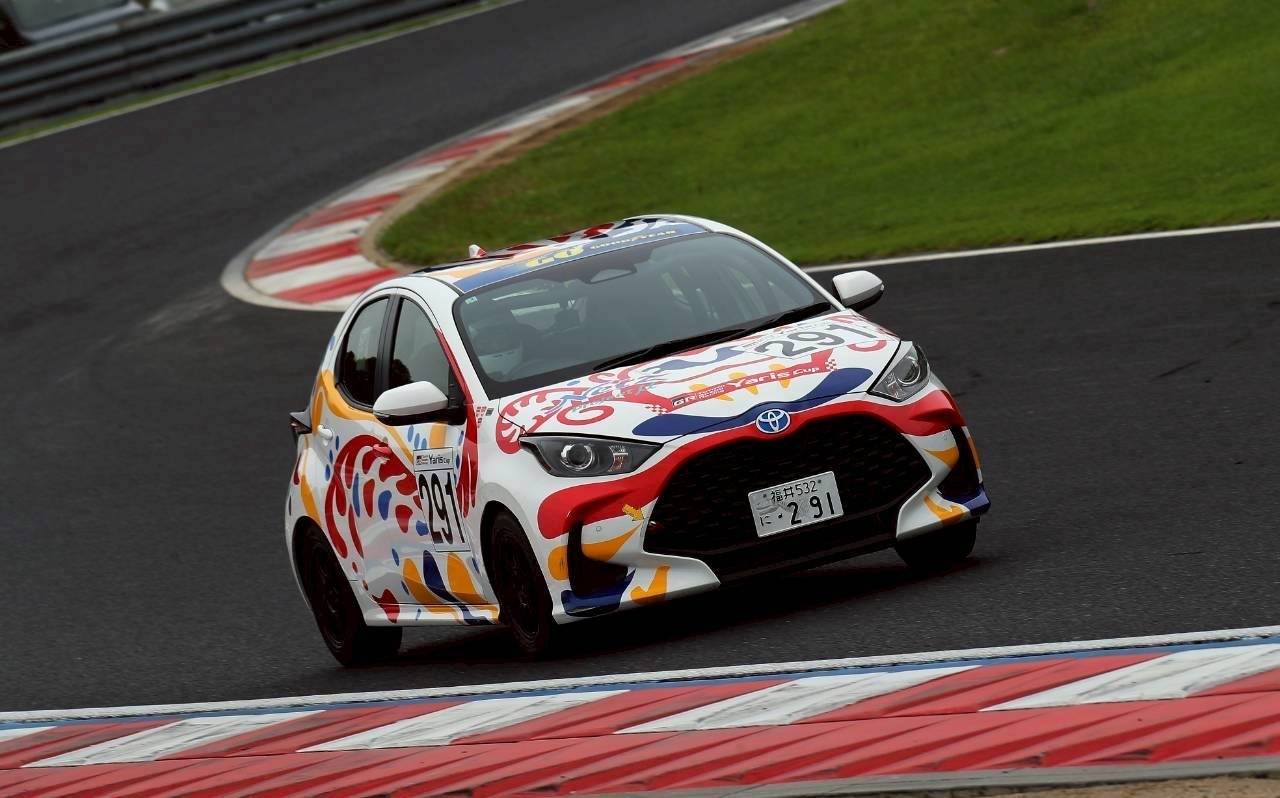 ヤリスカップ　Yaris Cup　レース　岡山国際サーキット　ネッツトヨタ福井　社員　モータースポーツ活動　福利厚生