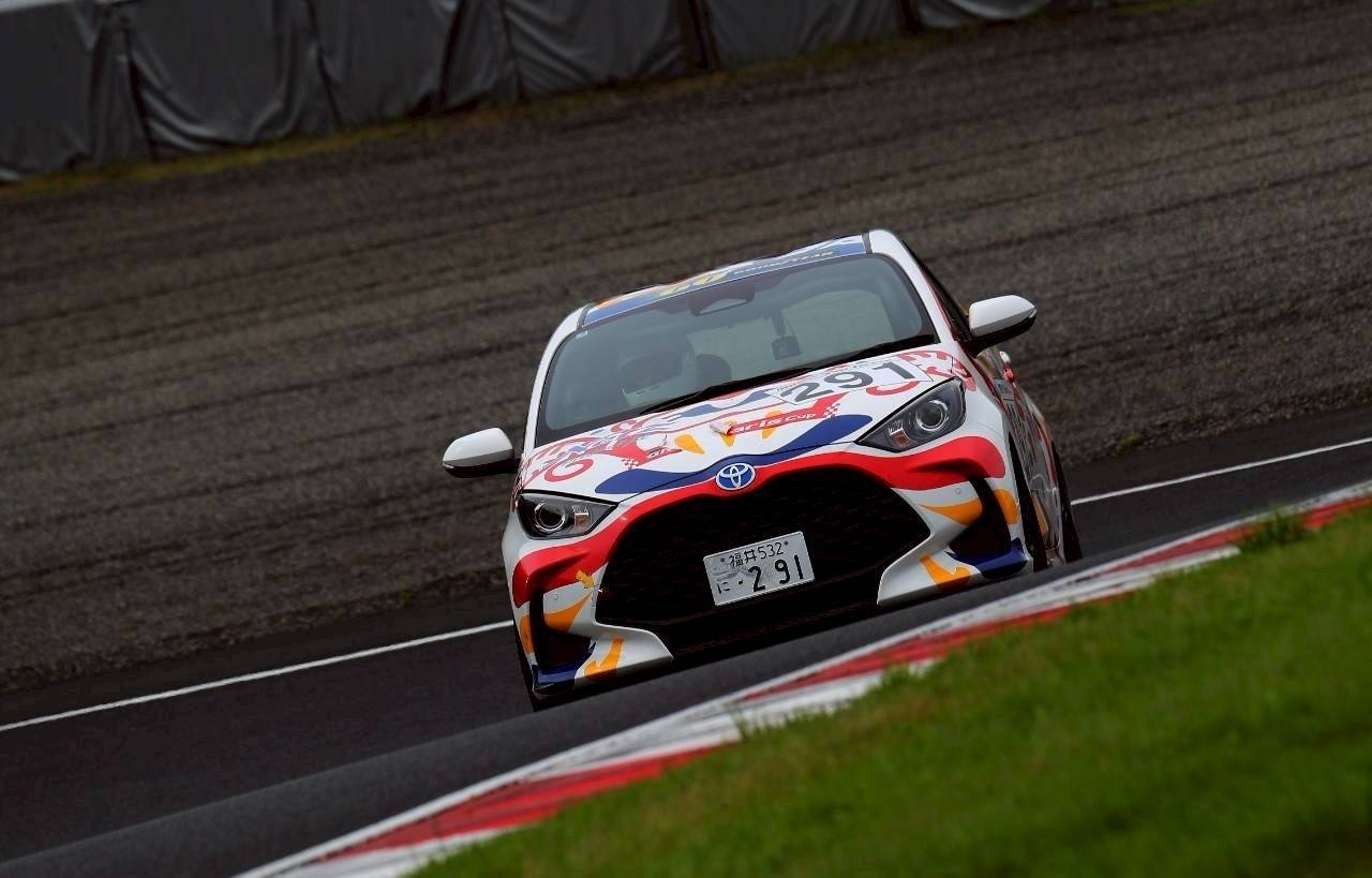 ヤリスカップ　Yaris Cup　レース　岡山国際サーキット　ネッツトヨタ福井　社員　モータースポーツ活動　福利厚生