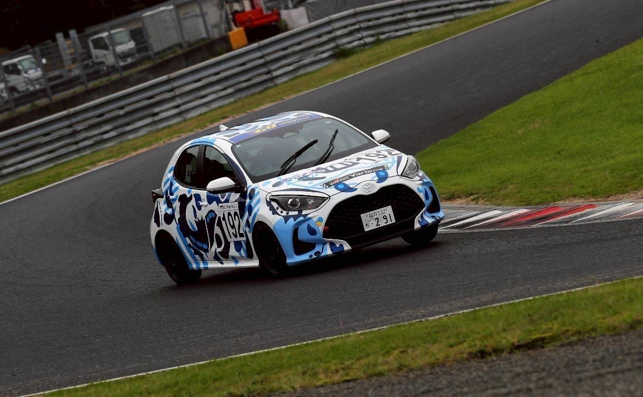 ヤリスカップ　Yaris Cup　レース　岡山国際サーキット　ネッツトヨタ福井　社員　モータースポーツ活動　福利厚生
