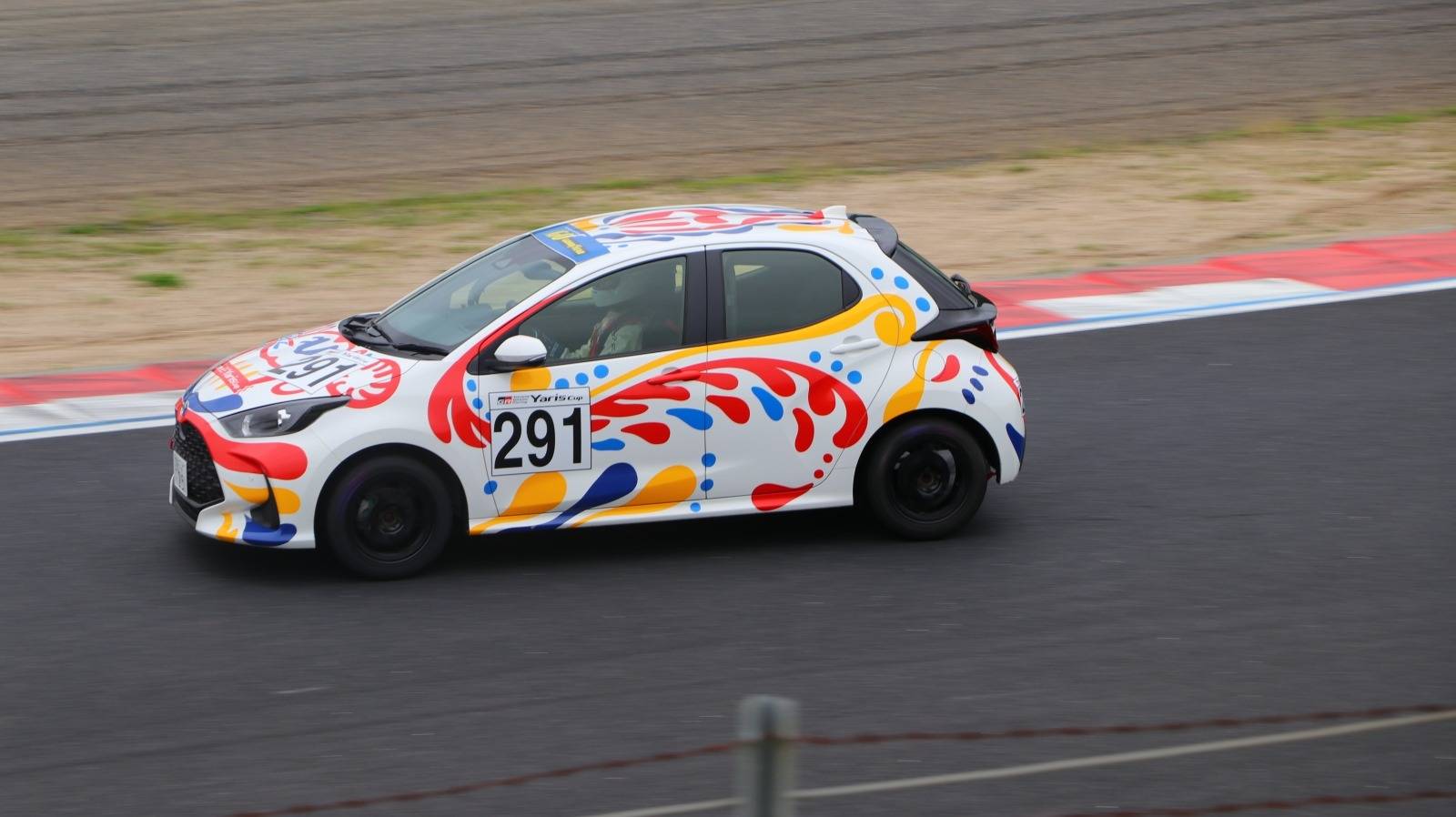 ヤリスカップ　Yaris Cup　レース　岡山国際サーキット　ネッツトヨタ福井　社員　モータースポーツ活動　福利厚生